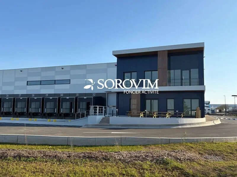 200 Rue De Malte, Colombier-Saugnieu for lease Primary Photo- Image 1 of 8