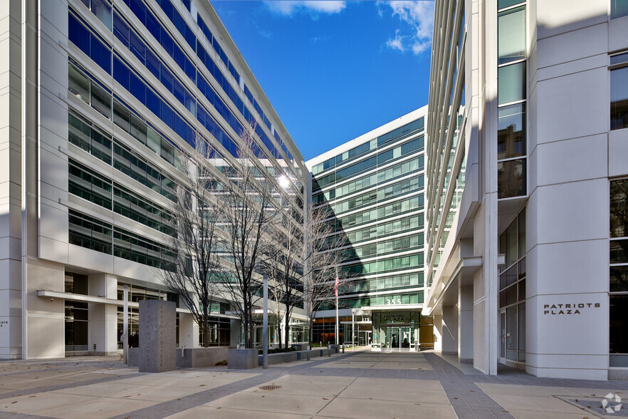 355 E St SW, Washington, DC for lease - Building Photo - Image 1 of 8