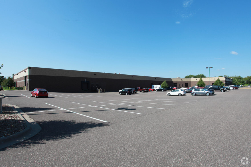 9300 Winnetka Ave, Brooklyn Park, MN for lease - Building Photo - Image 2 of 9