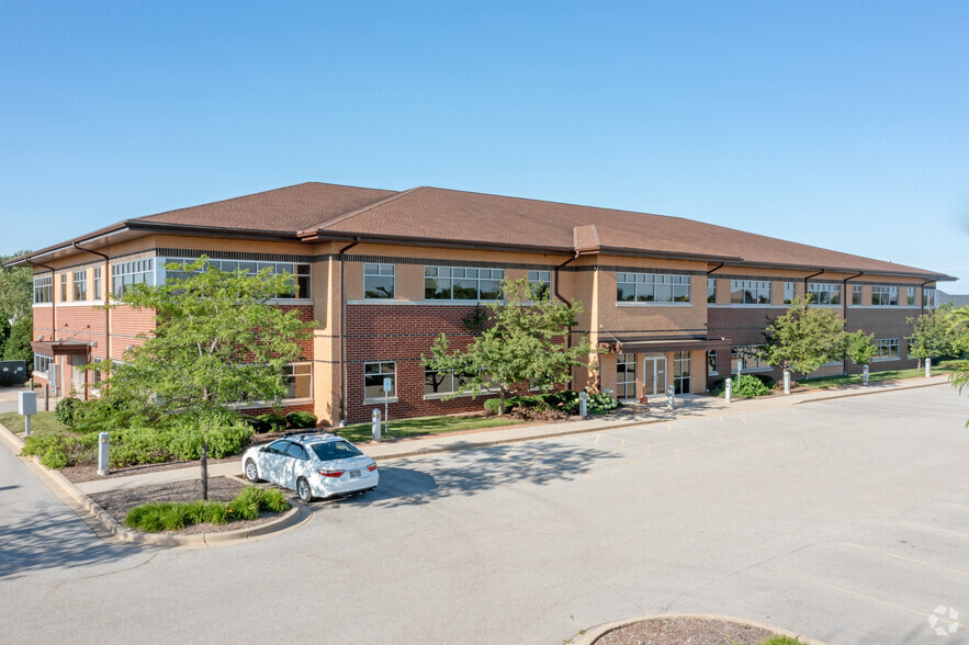 12075 N Corporate Pky, Mequon, WI à louer - Photo du bâtiment - Image 1 de 10