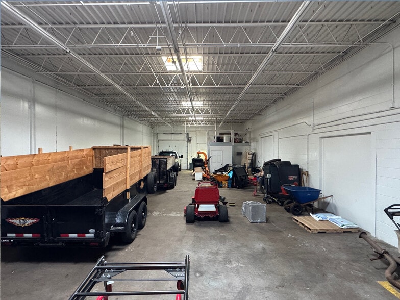 1209 W County Road E W, Saint Paul, MN for lease - Building Photo - Image 3 of 7