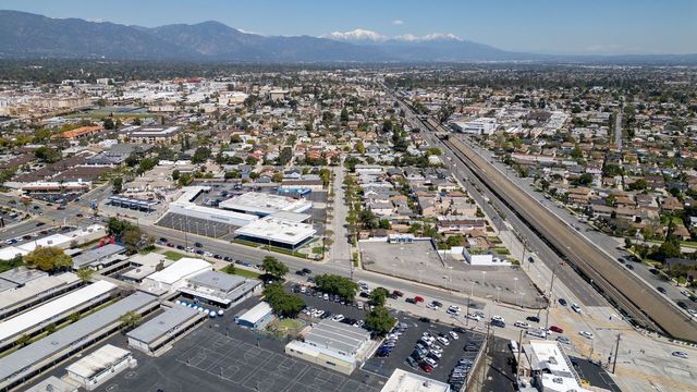 400 S Atlantic Blvd, Alhambra, CA for sale - Building Photo - Image 2 of 13