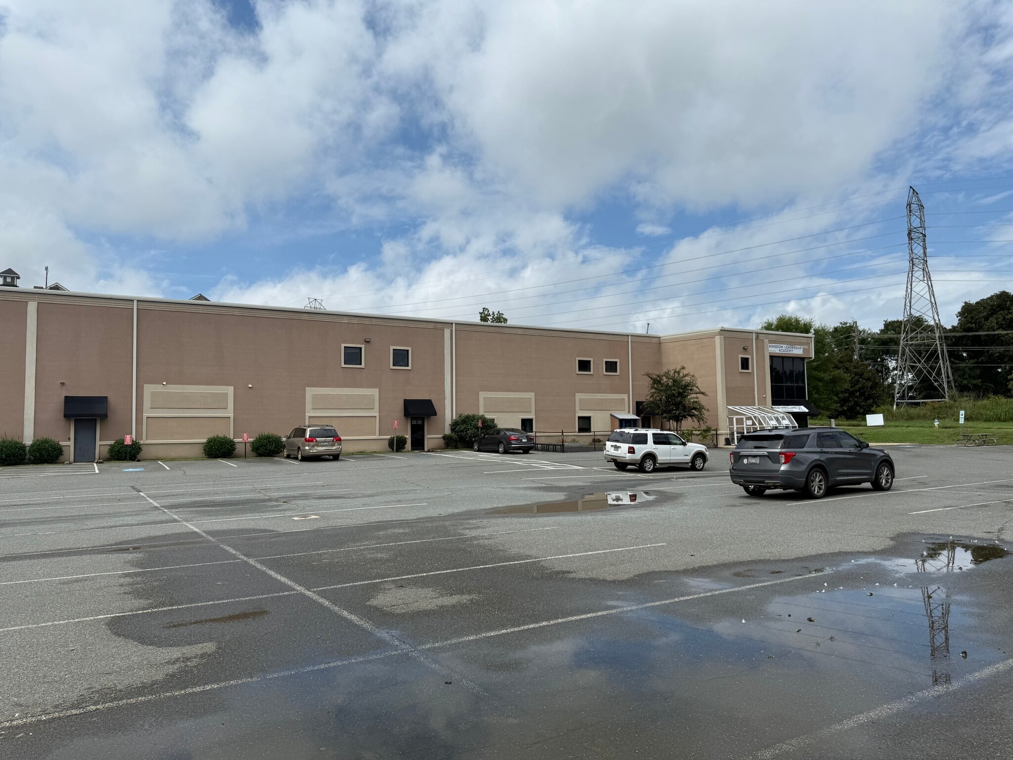 8160 Regent Pky, Fort Mill, SC for lease Primary Photo- Image 1 of 9