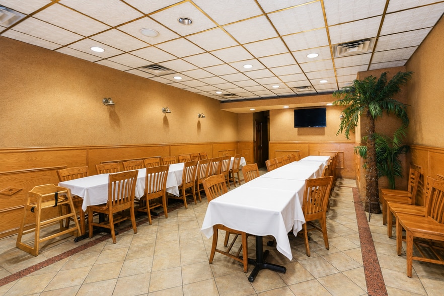 9218 4th Ave, Brooklyn, NY for sale - Building Photo - Image 3 of 18