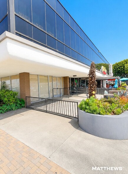 1617 S Pacific Coast Hwy, Redondo Beach, CA for lease - Building Photo - Image 3 of 6