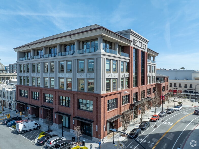889 Winslow St, Redwood City, CA for lease - Building Photo - Image 3 of 22