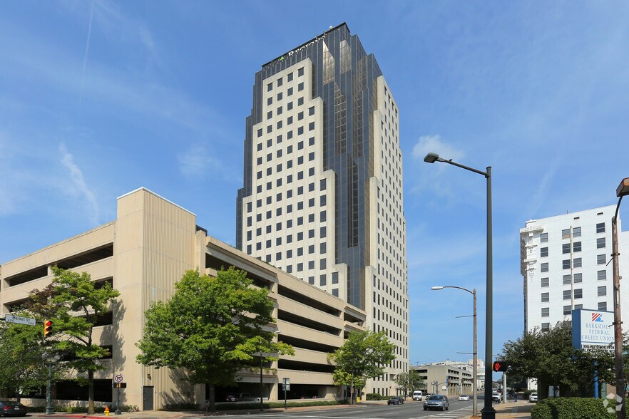 333 Texas St, Shreveport, LA à louer - Photo du bâtiment - Image 3 de 4