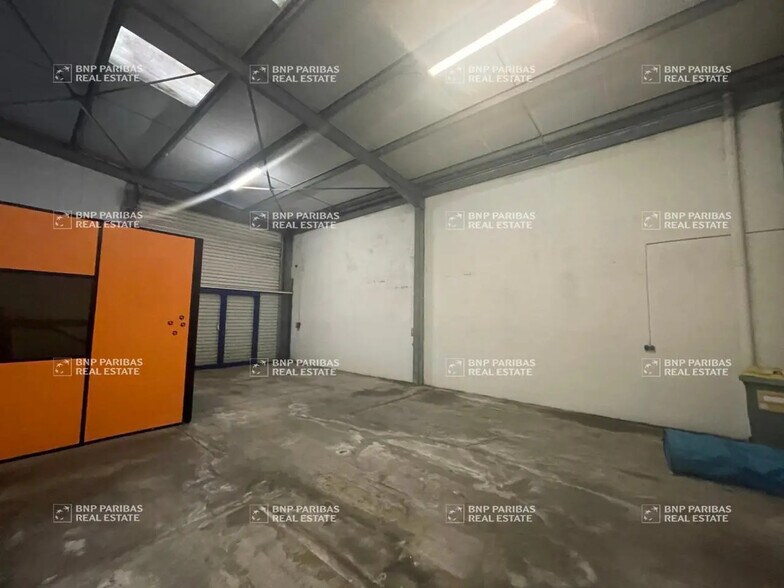 Office in Mérignac for lease - Interior Photo - Image 2 of 14