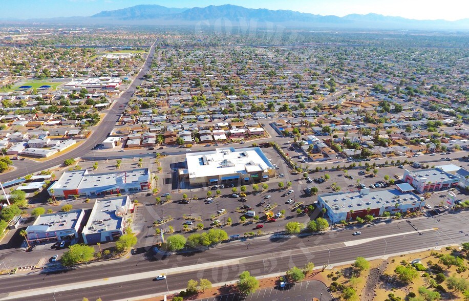 6250 W Charleston Blvd, Las Vegas, NV à vendre - Photo du bâtiment - Image 2 de 22