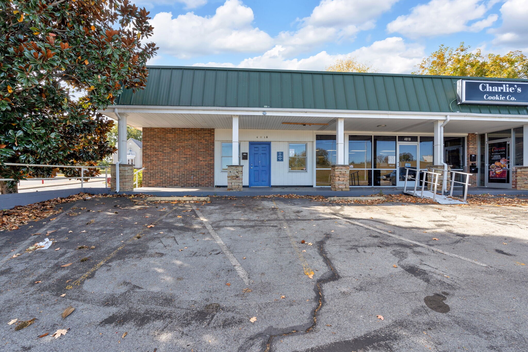 401A Elm St, Johnson City, TN for lease Building Photo- Image 1 of 16