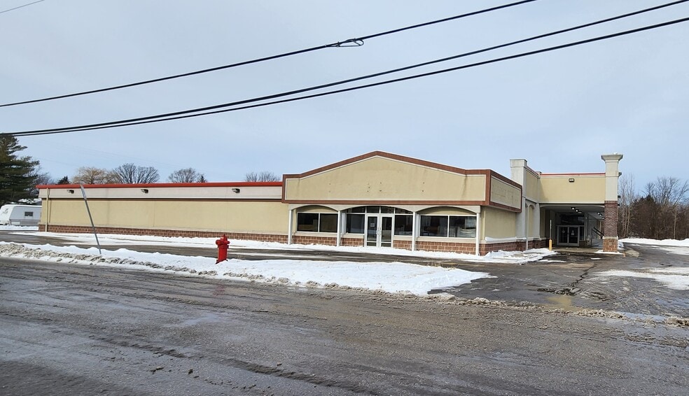 705-707 N Main St, Brillion, WI for lease - Building Photo - Image 1 of 3