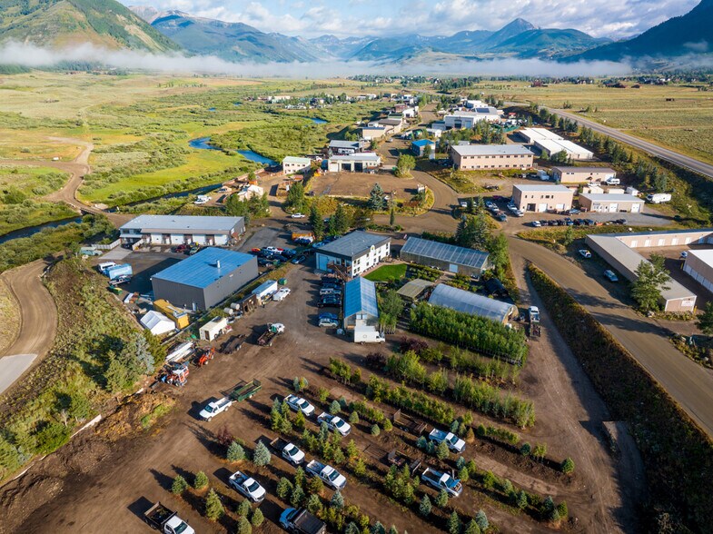 305 Buckley Dr, Crested Butte, CO à vendre - Photo du bâtiment - Image 3 de 29