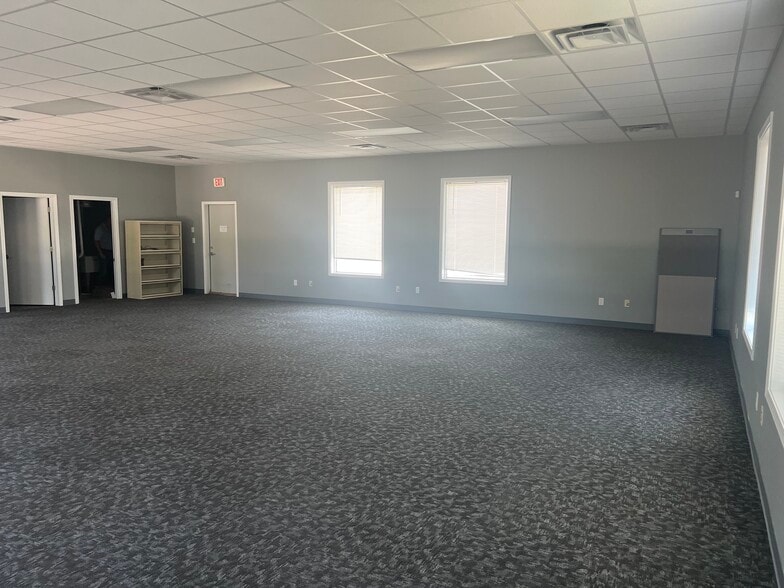 161 Heritage Meadows Cir, Bourbonnais, IL for lease - Building Photo - Image 3 of 12