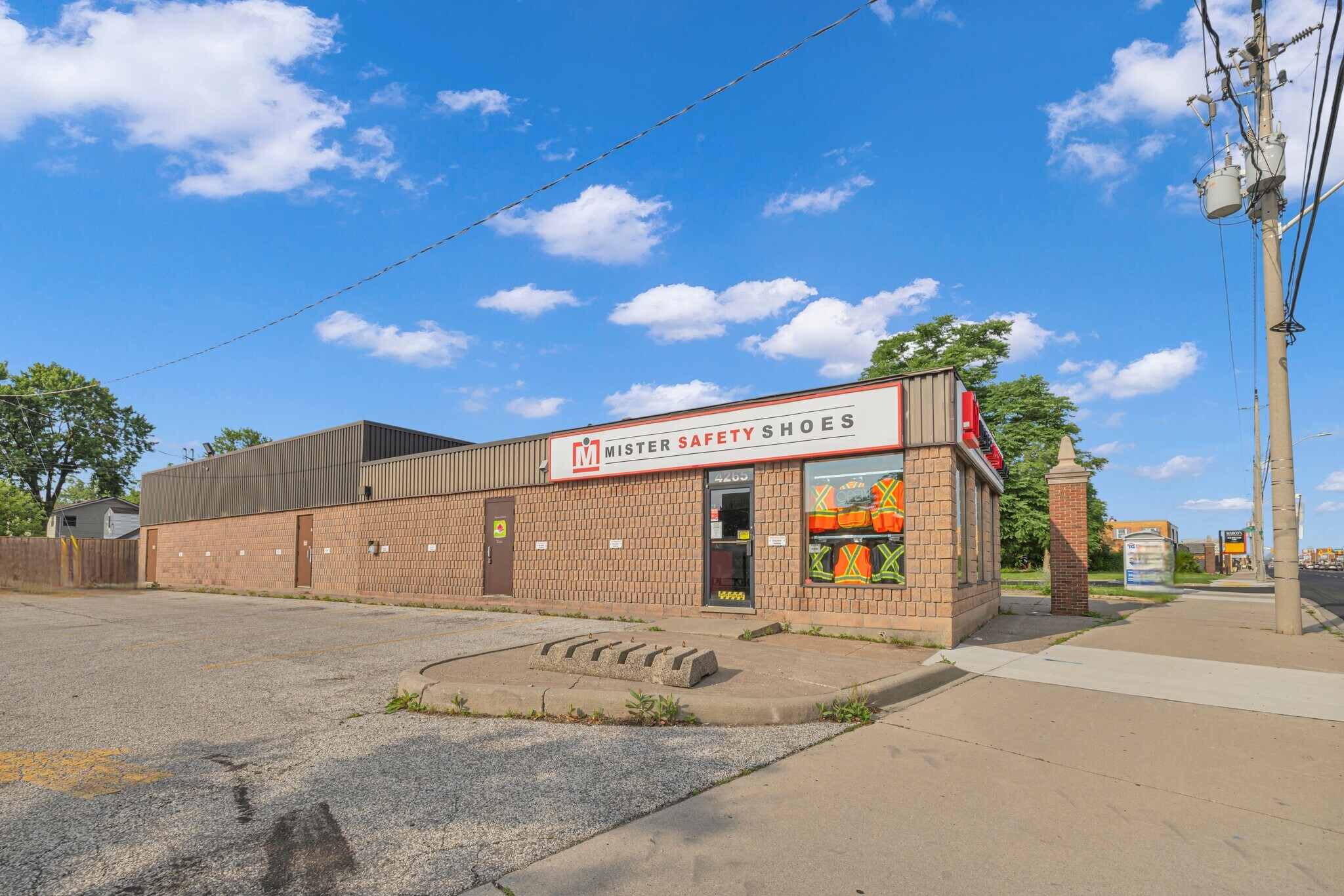 4255-4265 Tecumseh Rd E, Windsor, ON for sale Primary Photo- Image 1 of 1