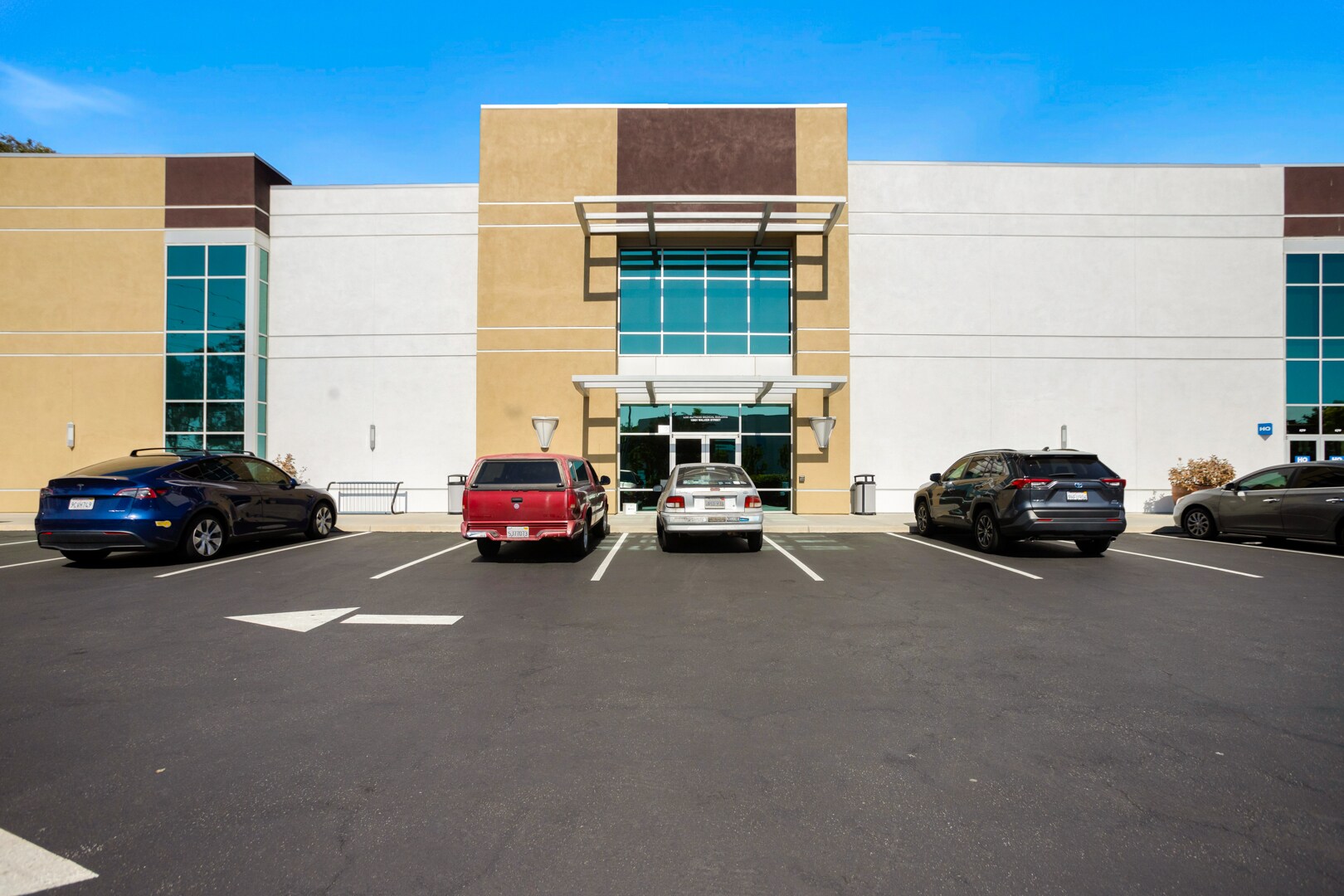 10601 Walker St, Cypress, CA à vendre Photo du bâtiment- Image 1 de 57