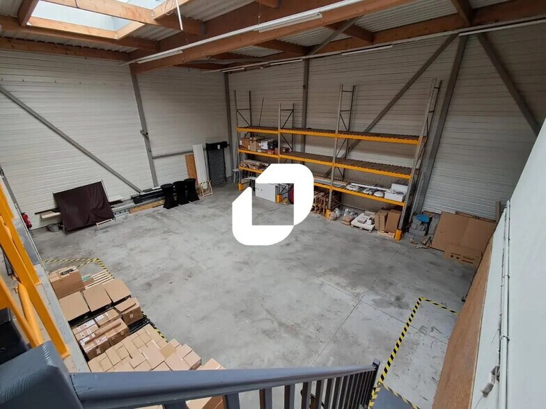 Bureau dans Wambrechies à louer - Photo intérieure - Image 2 de 8