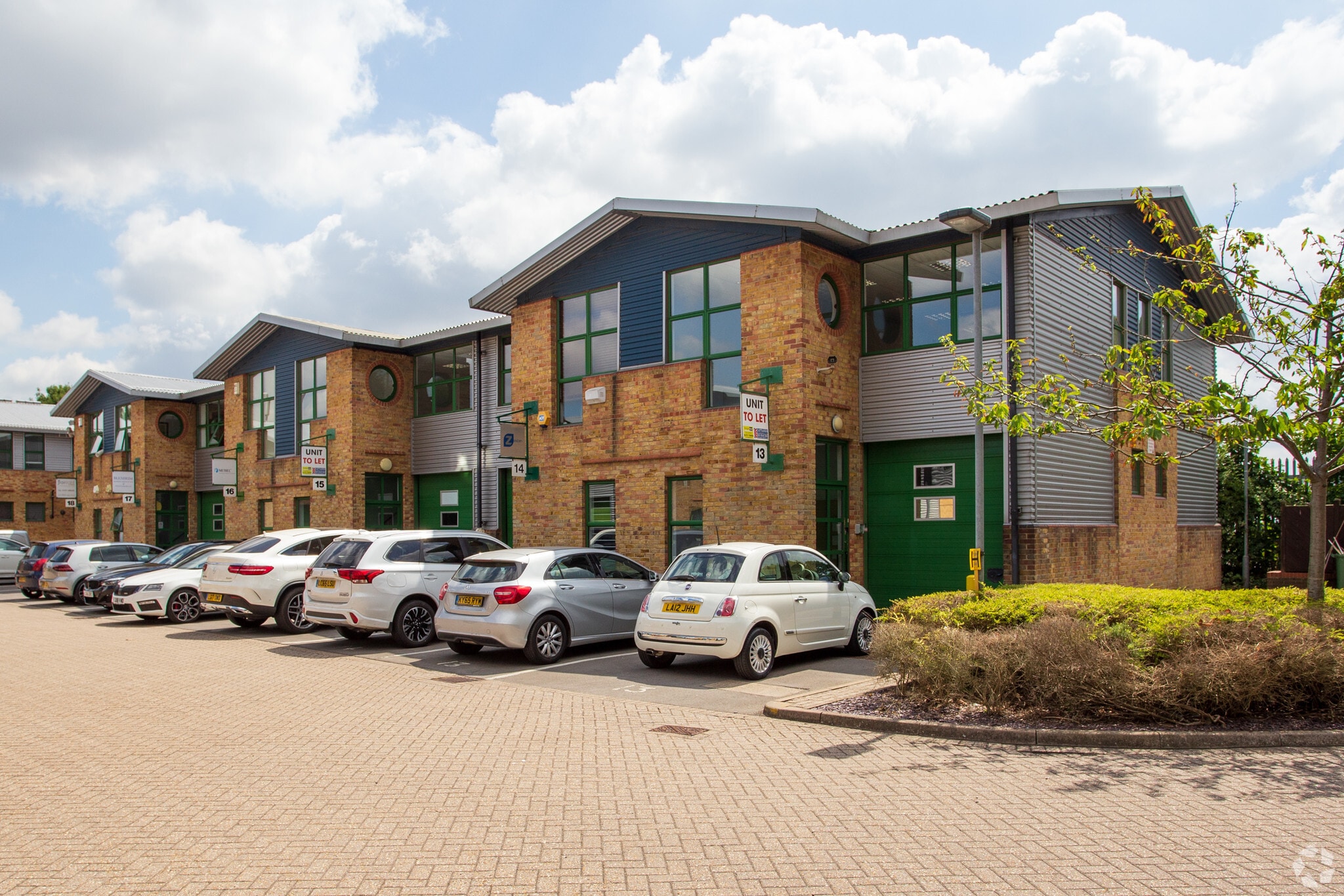 Blenheim Rd, Epsom for lease Primary Photo- Image 1 of 5