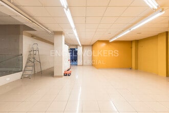 Retail in Barcelona, Barcelona for lease Interior Photo- Image 2 of 18