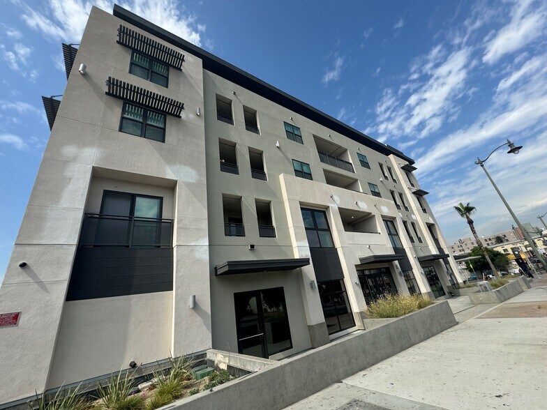 111-121 S Soto St, Los Angeles, CA à louer - Photo du bâtiment - Image 1 de 7