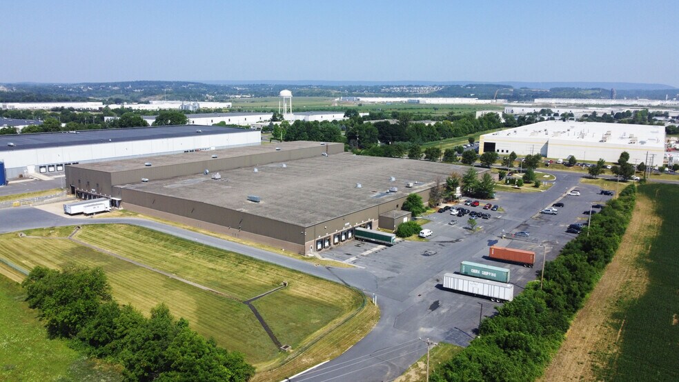 2280 Newlins Mill Rd, Easton, PA à louer - Photo du bâtiment - Image 2 de 3