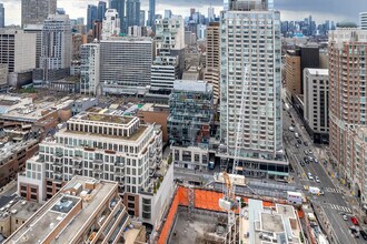 135 Yorkville Ave, Toronto, ON - AERIAL map view
