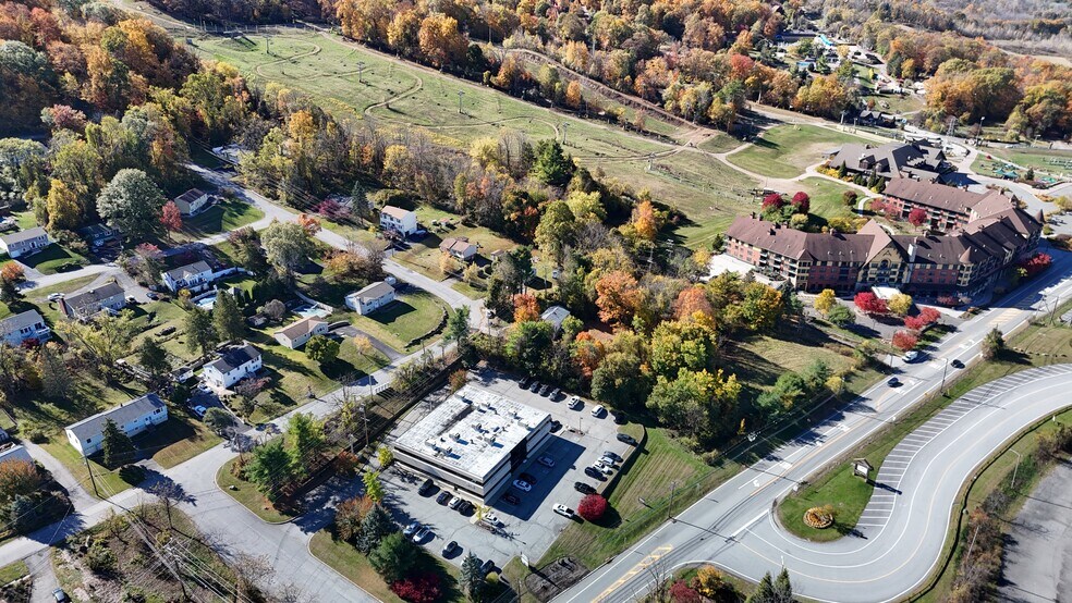 212 State Rt 94, Vernon, NJ à louer - Photo du bâtiment - Image 2 de 8