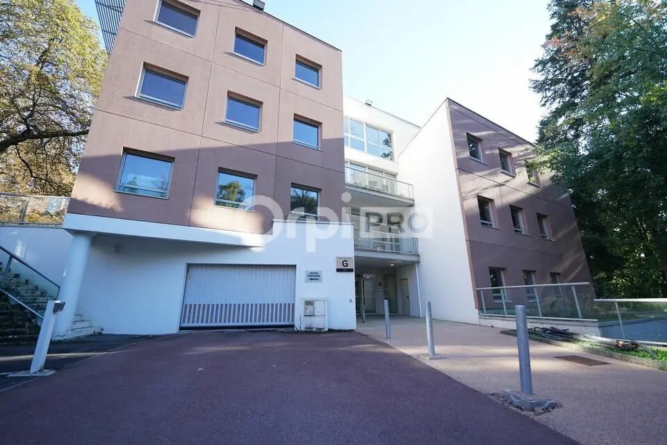 Bureau dans Écully à louer Photo principale- Image 1 de 8