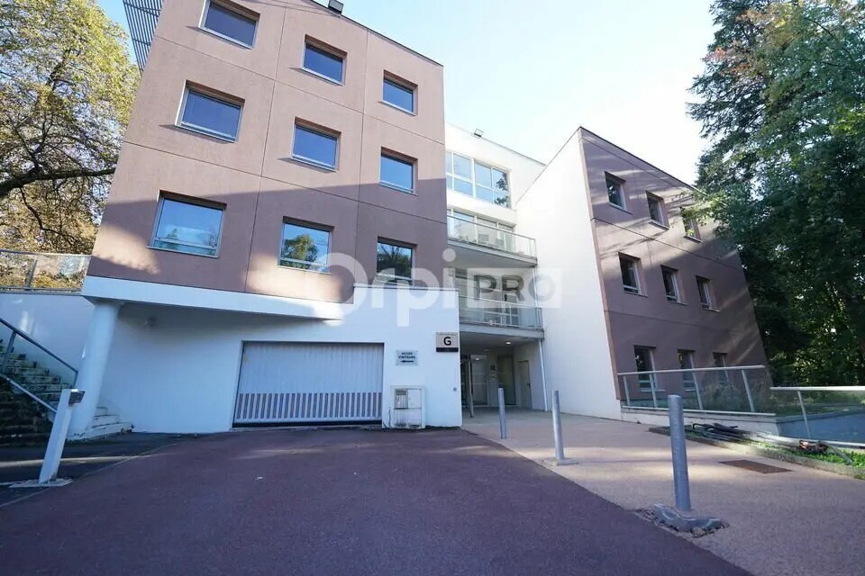 Office in Écully for lease Primary Photo- Image 1 of 8