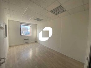 Industriel dans Herblay-sur-Seine à louer Photo intérieure- Image 2 de 2