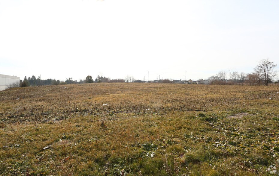 2601 Commerce Dr, Libertyville, IL à louer - Photo du bâtiment - Image 3 de 6