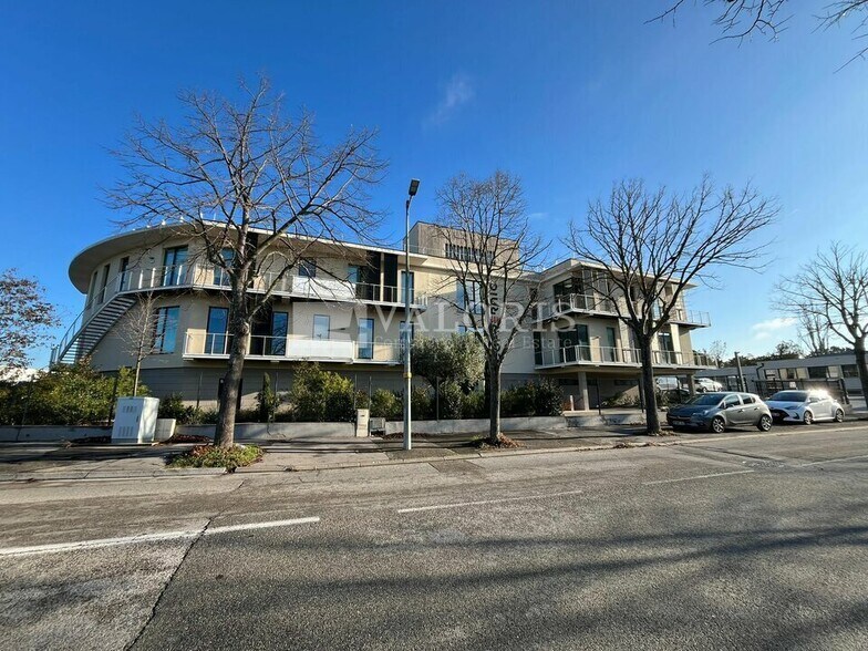 Bureau dans Aix-en-Provence à louer - Photo du bâtiment - Image 1 de 12