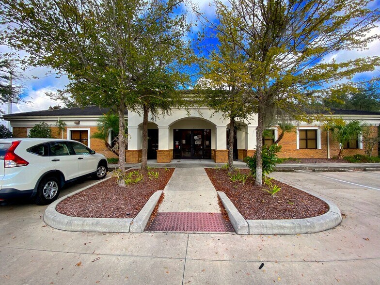 566 Ocoee Commerce Pky, Ocoee, FL à louer - Photo du bâtiment - Image 2 de 8