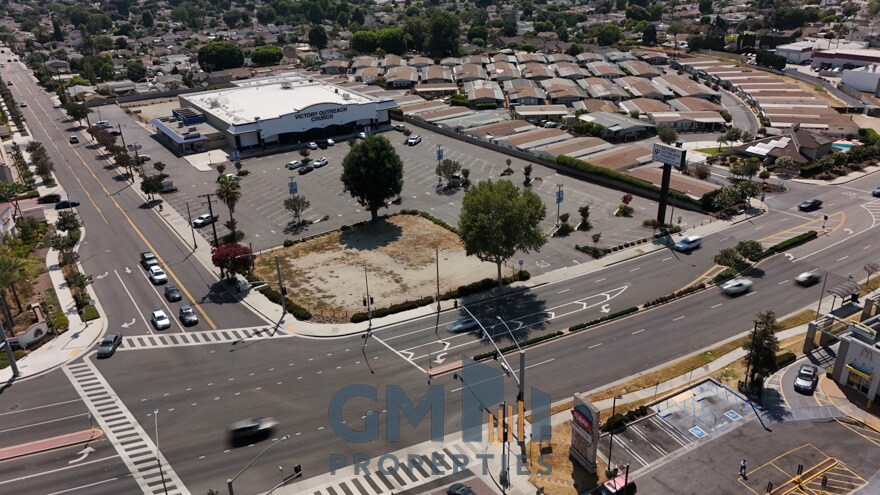 11758 Whittier Boulevard, Whittier, CA à louer Photo principale- Image 1 de 6