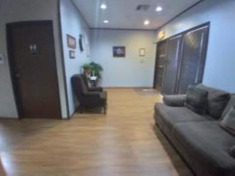 215 Dalton Dr, DeSoto, TX for lease - Building Photo - Image 3 of 7