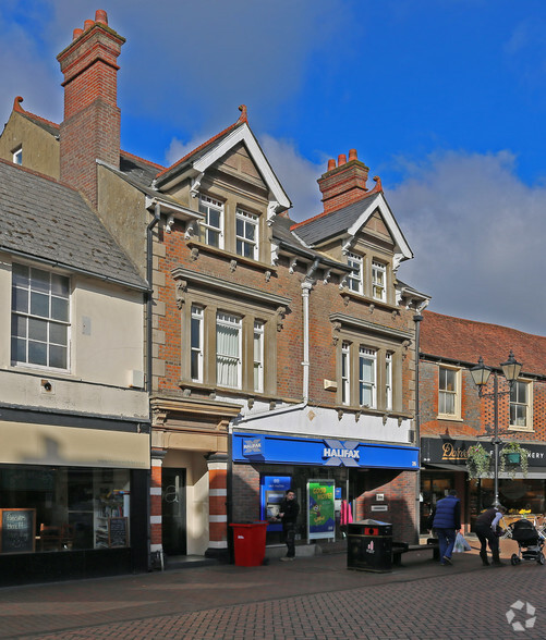 26-26A High St, Chesham à vendre - Photo principale - Image 1 de 1