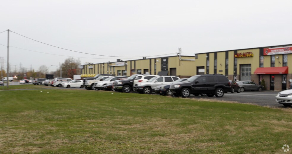 4616 Blvd Kimber, Longueuil, QC à louer - Photo du bâtiment - Image 3 de 3