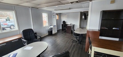 37 Chase Ave, Waterbury, CT for lease Interior Photo- Image 2 of 4