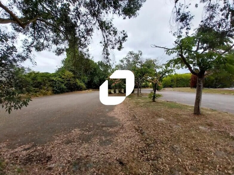 Industriel dans Saint-Herblain à vendre - Photo du bâtiment - Image 2 de 3