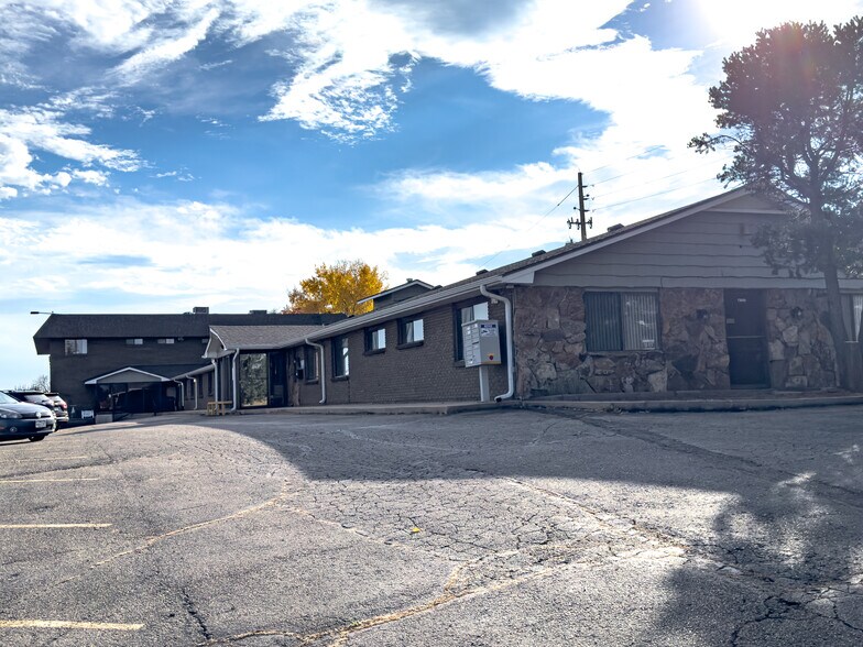 12640 W Cedar Dr, Lakewood, CO à louer - Photo du bâtiment - Image 1 de 13