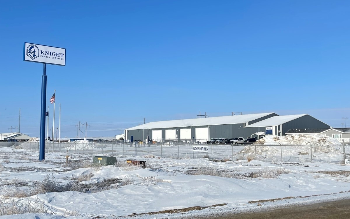 14207 Highway 2, Williston, ND à vendre Photo principale- Image 1 de 13