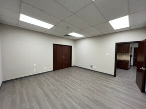 4301-4311 Shilling Way, Dallas, TX à louer Photo intérieure- Image 1 de 5
