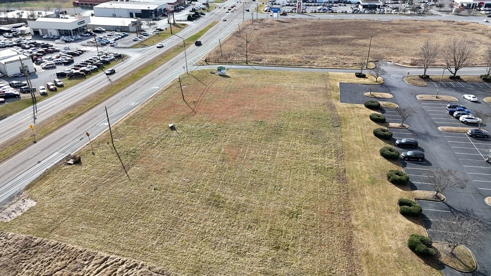 2120 Volunteer Pkwy Pky, Bristol, TN for sale - Building Photo - Image 2 of 2