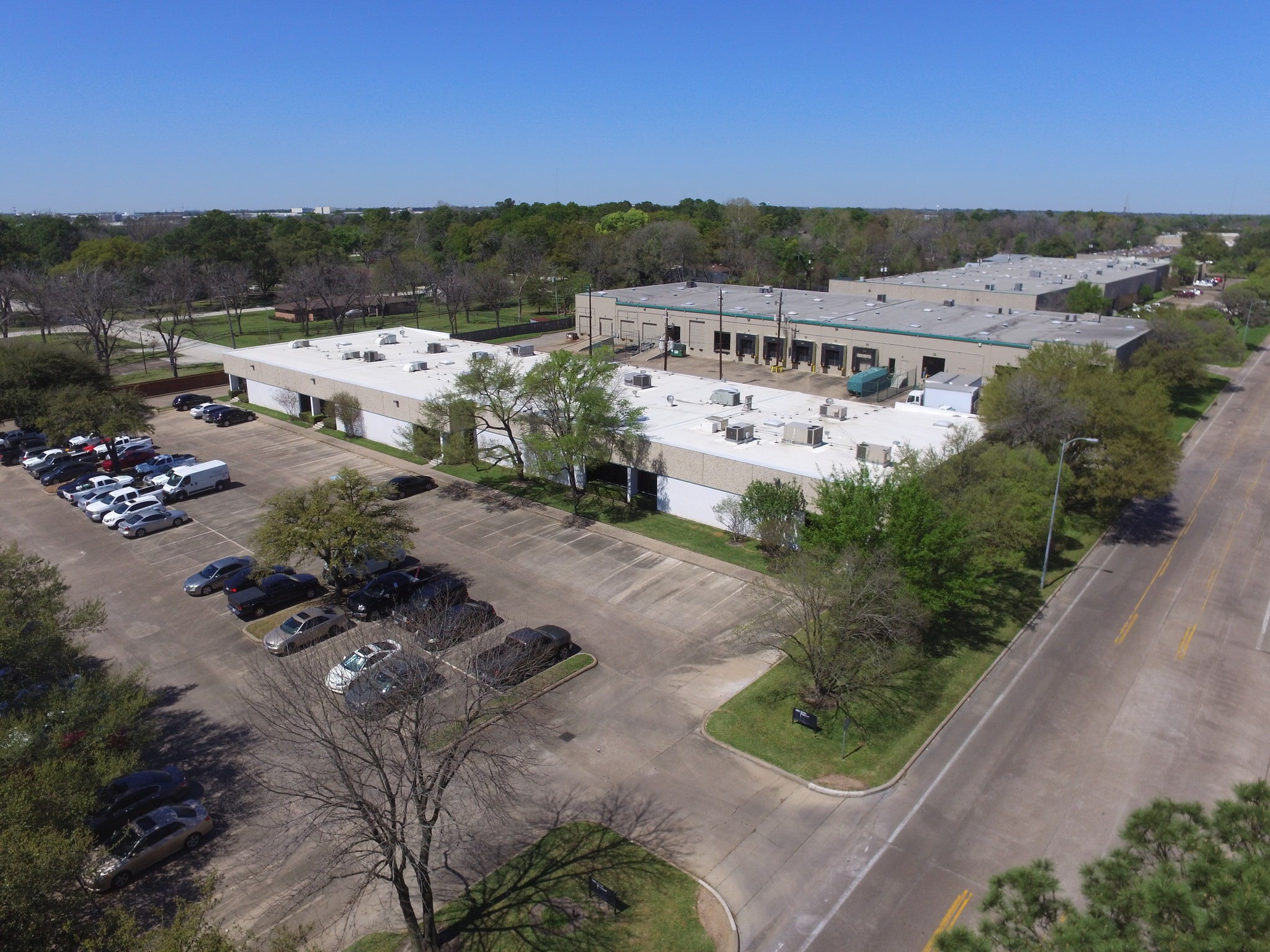 4301 S Pinemont Dr, Houston, TX à louer Photo du bâtiment- Image 1 de 3
