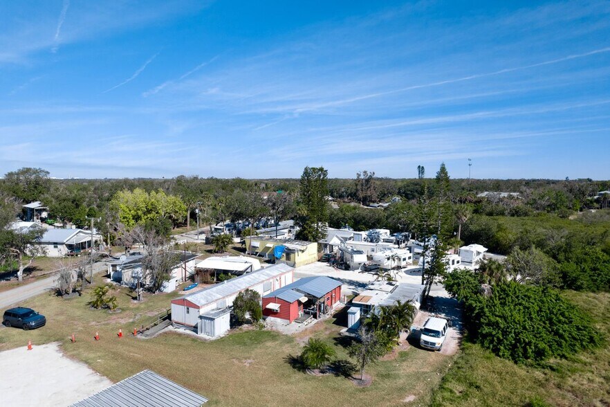 515 E 77th St, Palmetto, FL à vendre - Photo du bâtiment - Image 2 de 6