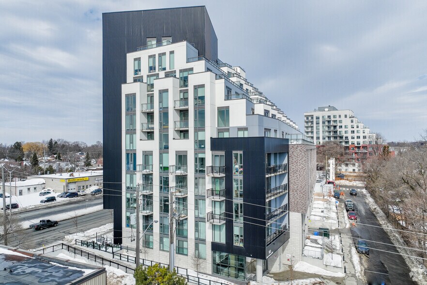 2209 Kingston Rd, Toronto, ON à louer - Photo du bâtiment - Image 3 de 4