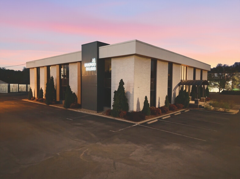176 Thompson Ln, Nashville, TN for sale - Building Photo - Image 1 of 15