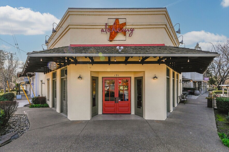 191 Main St, Murphys, CA à vendre - Photo du bâtiment - Image 2 de 75
