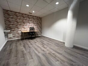 1680 Fruitville Rd, Sarasota, FL for lease Interior Photo- Image 1 of 1