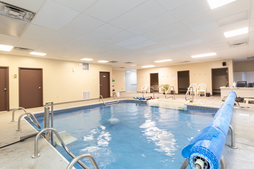 2A Cherry Tree Dr, Nutter Fort, WV for sale - Building Photo - Image 3 of 9