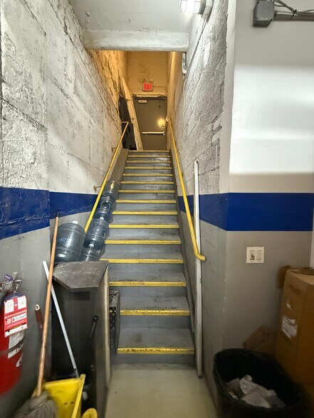 45-35 39th St, Long Island City, NY à louer - Photo du bâtiment - Image 2 de 17